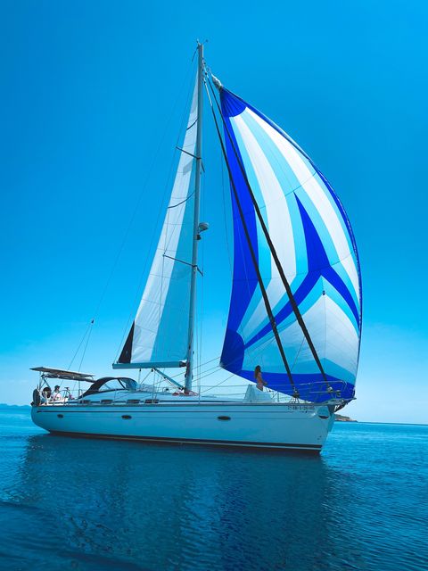 Nomad sailing